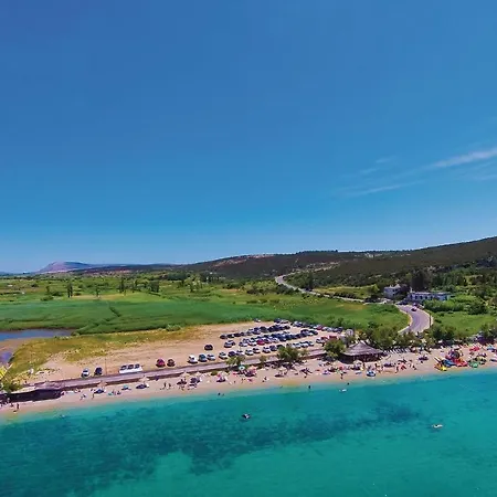 Beach Front In With Wifi Apartment *