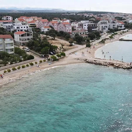 Beach Front In With Wifi *