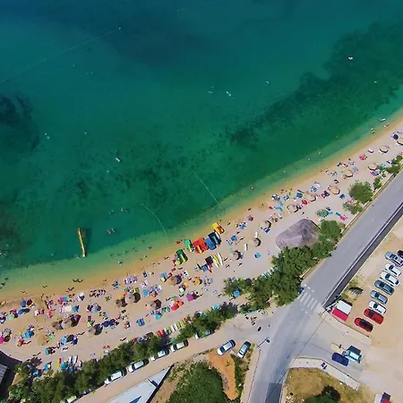 Beach Front In With Wifi Mandre